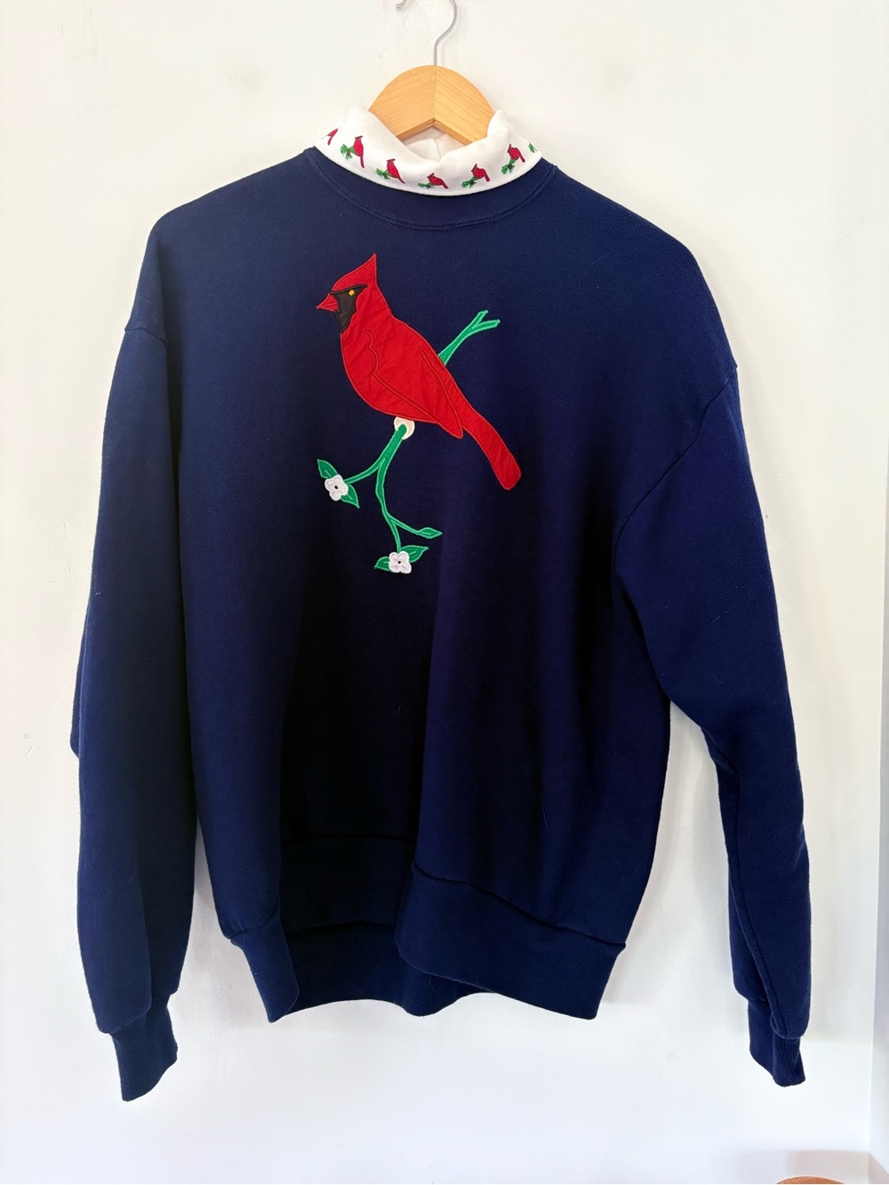 Cardinal Navy Blue Sweatshirt Sz L Grandma Nature Cottage Cabin Winter Vintage